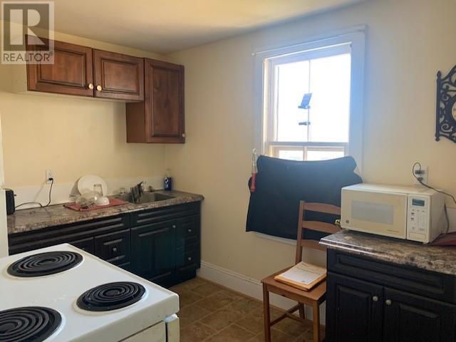 186 Hanover Street E, Summerside, Prince Edward Island  C1N 1E6 - Photo 2 - 202512080