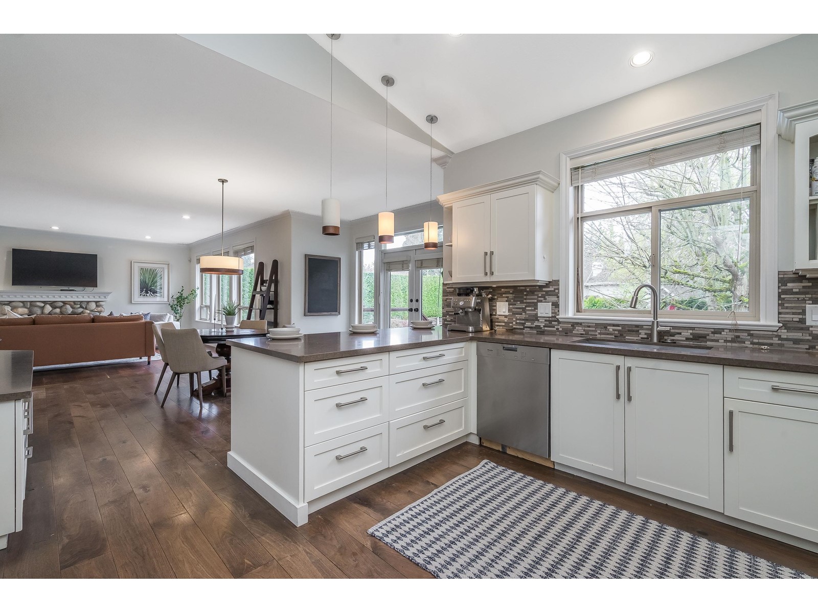 15639 37a Avenue, Surrey, British Columbia  V3Z 0H7 - Photo 12 - R2983597