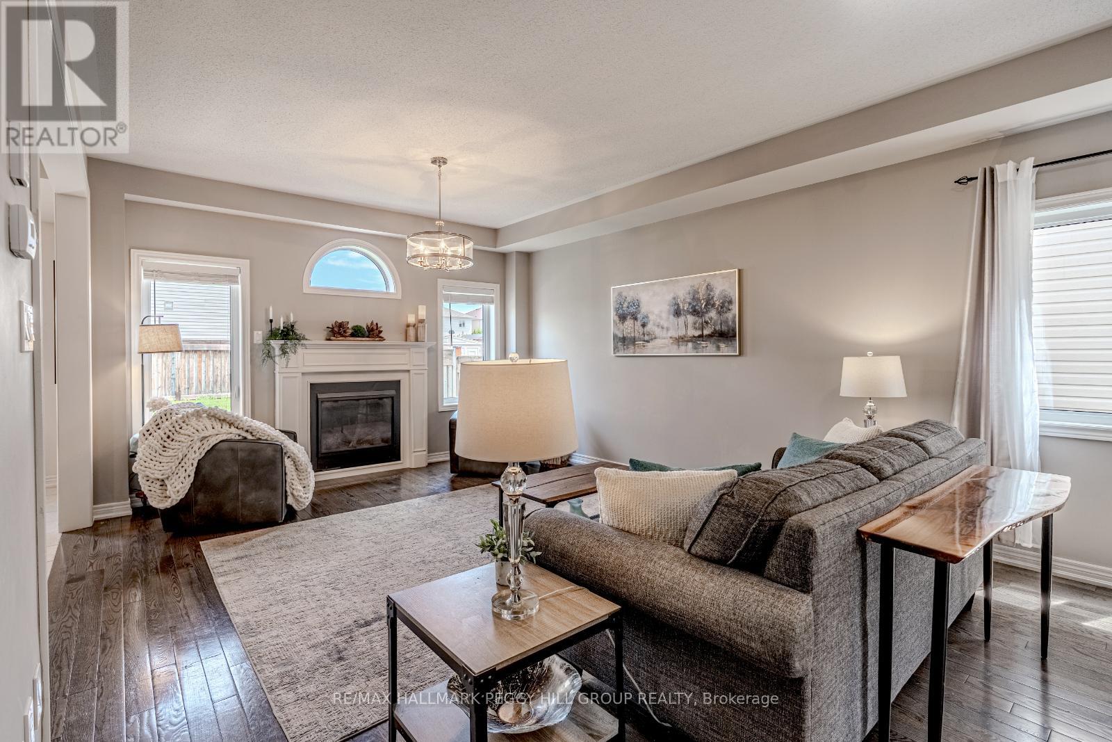 25 Mandley Street, Essa, Ontario  L3W 0B6 - Photo 7 - N12168877
