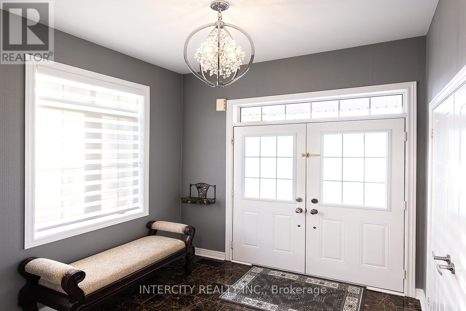 23 Halo Court, Vaughan, Ontario  L6A 4L3 - Photo 3 - N12168901