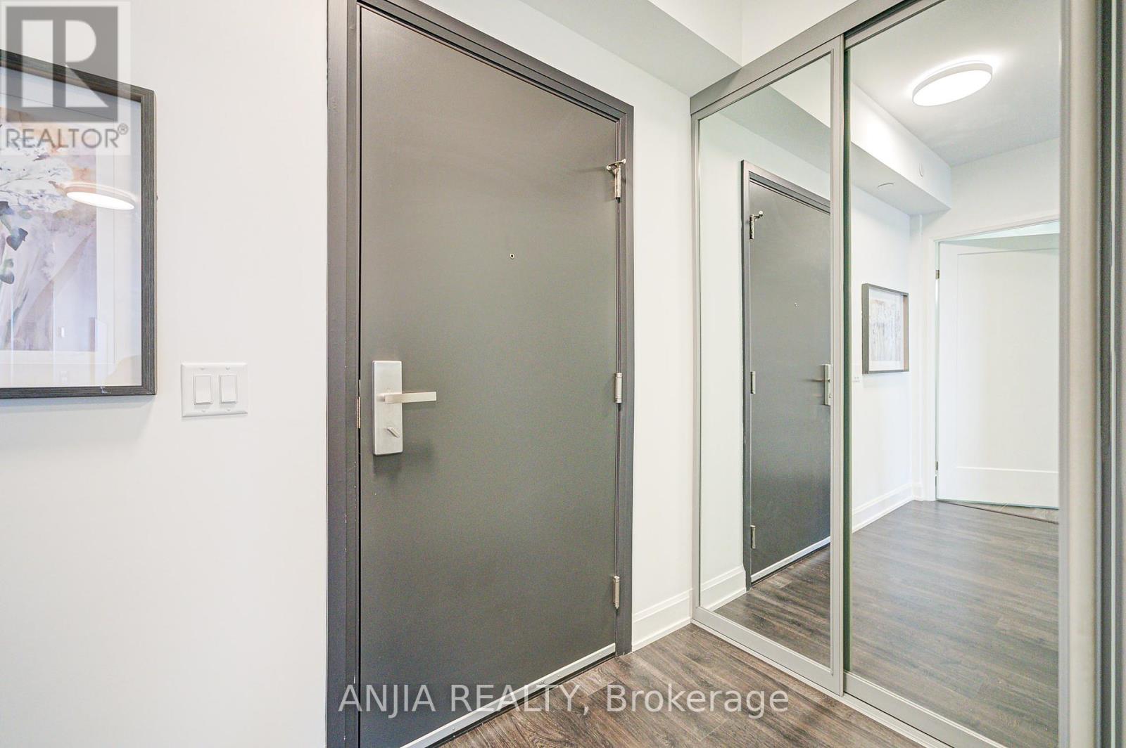 815 - 12 Gandhi Lane, Markham (Commerce Valley), Ontario  L3T 0G8 - Photo 5 - N12168979
