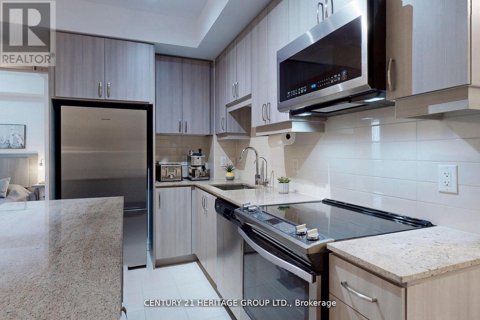 319 - 9201 Yonge Street, Richmond Hill, Ontario  L4C 6Z2 - Photo 11 - N12168980