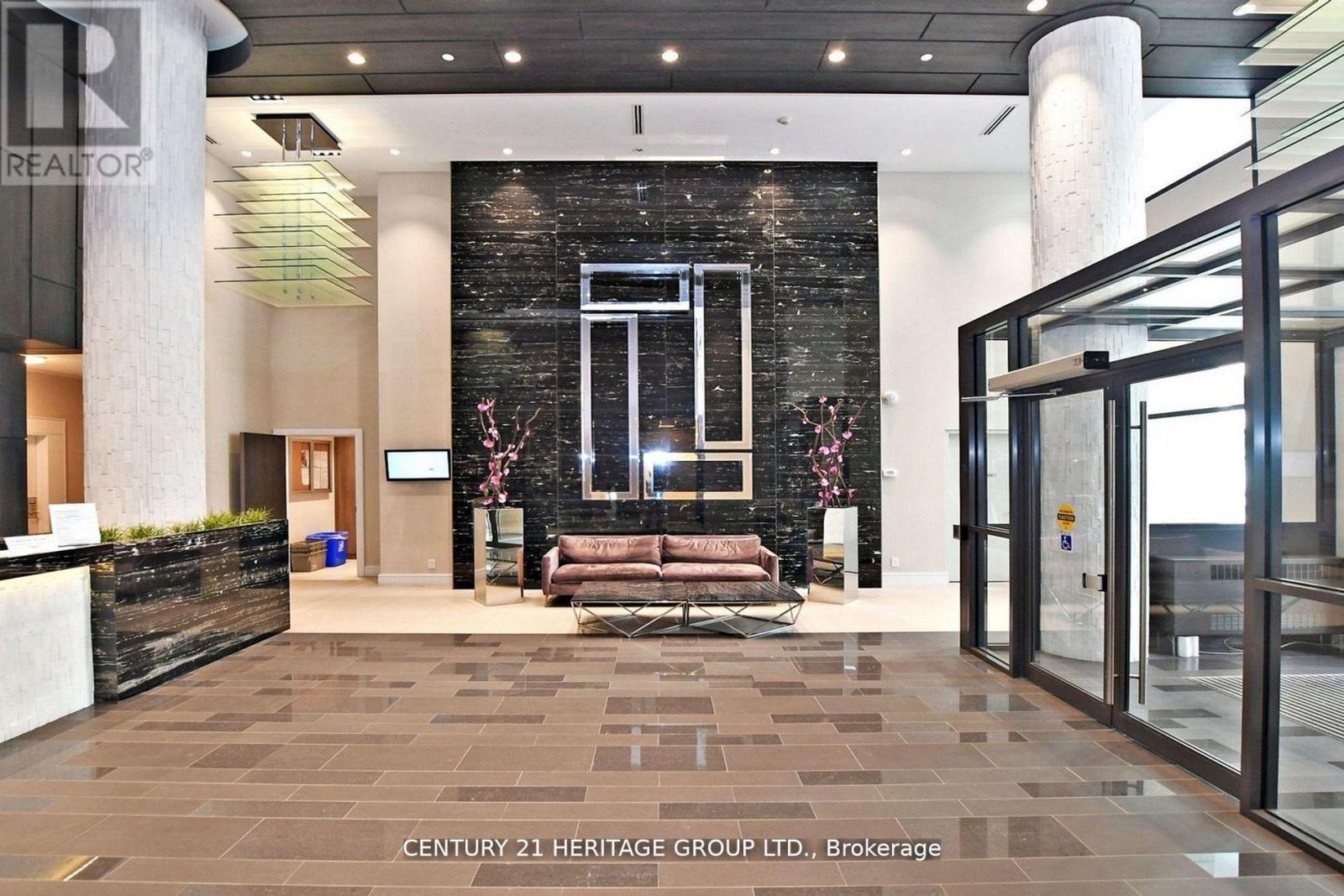 319 - 9201 Yonge Street, Richmond Hill, Ontario  L4C 6Z2 - Photo 2 - N12168980