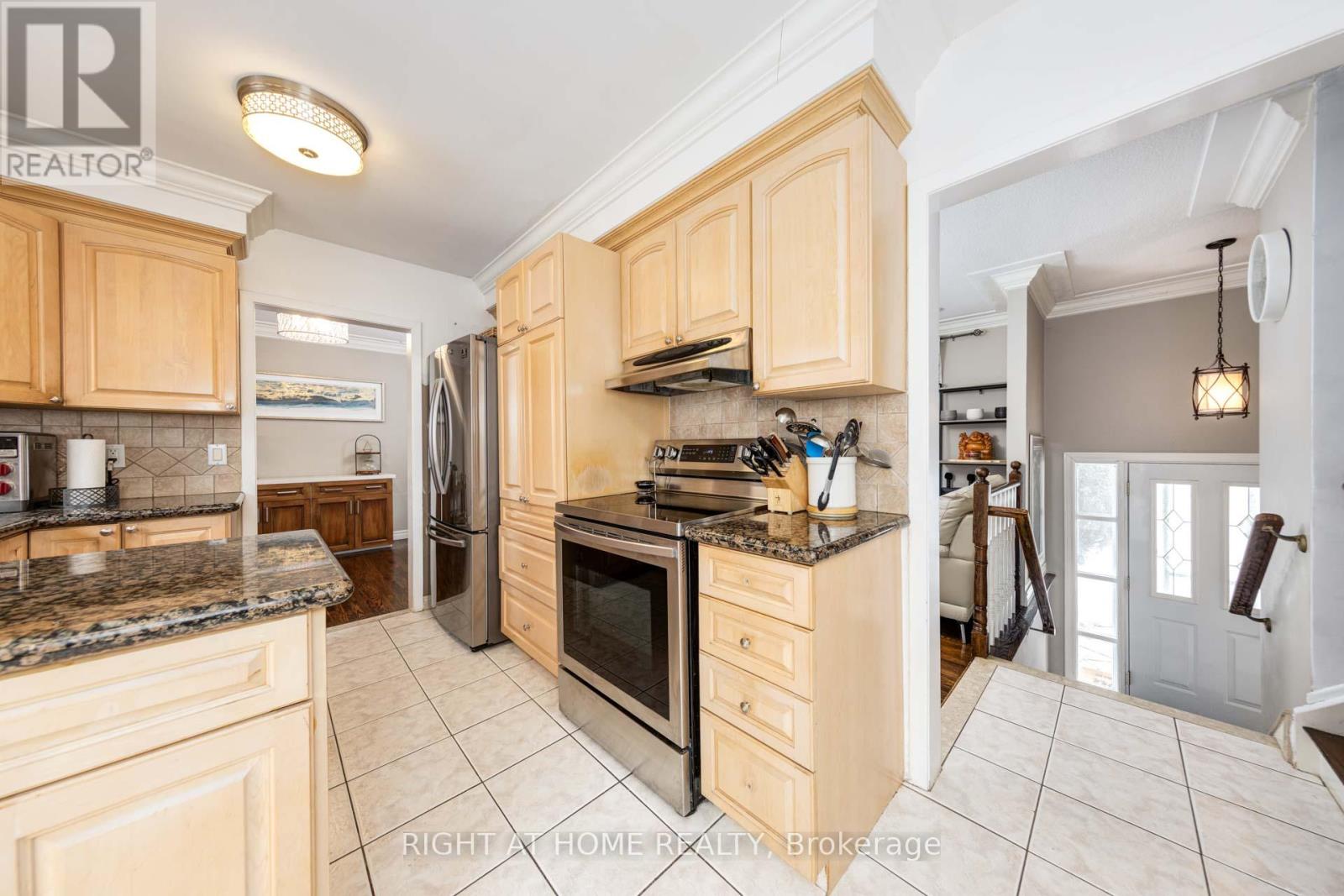 475 Sandlewood Road, Oakville, Ontario  L6L 3S3 - Photo 13 - W12003743
