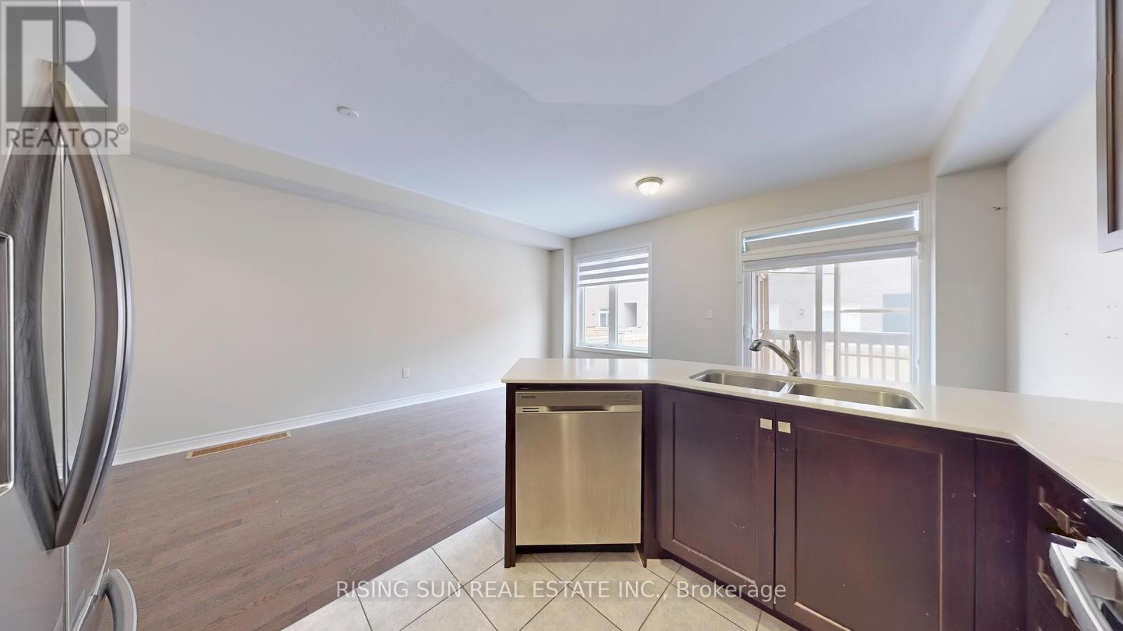 49 Pearman Crescent, Brampton (Northwest Brampton), Ontario  L7A 4Y9 - Photo 10 - W12001760