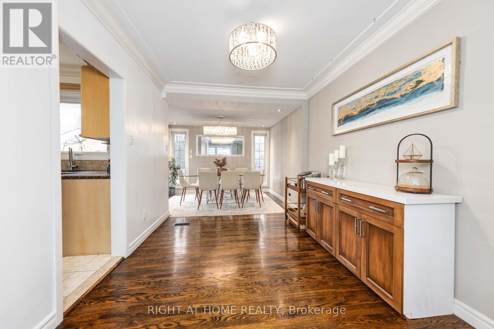 475 Sandlewood Road, Oakville, Ontario  L6L 3S3 - Photo 6 - W12003743