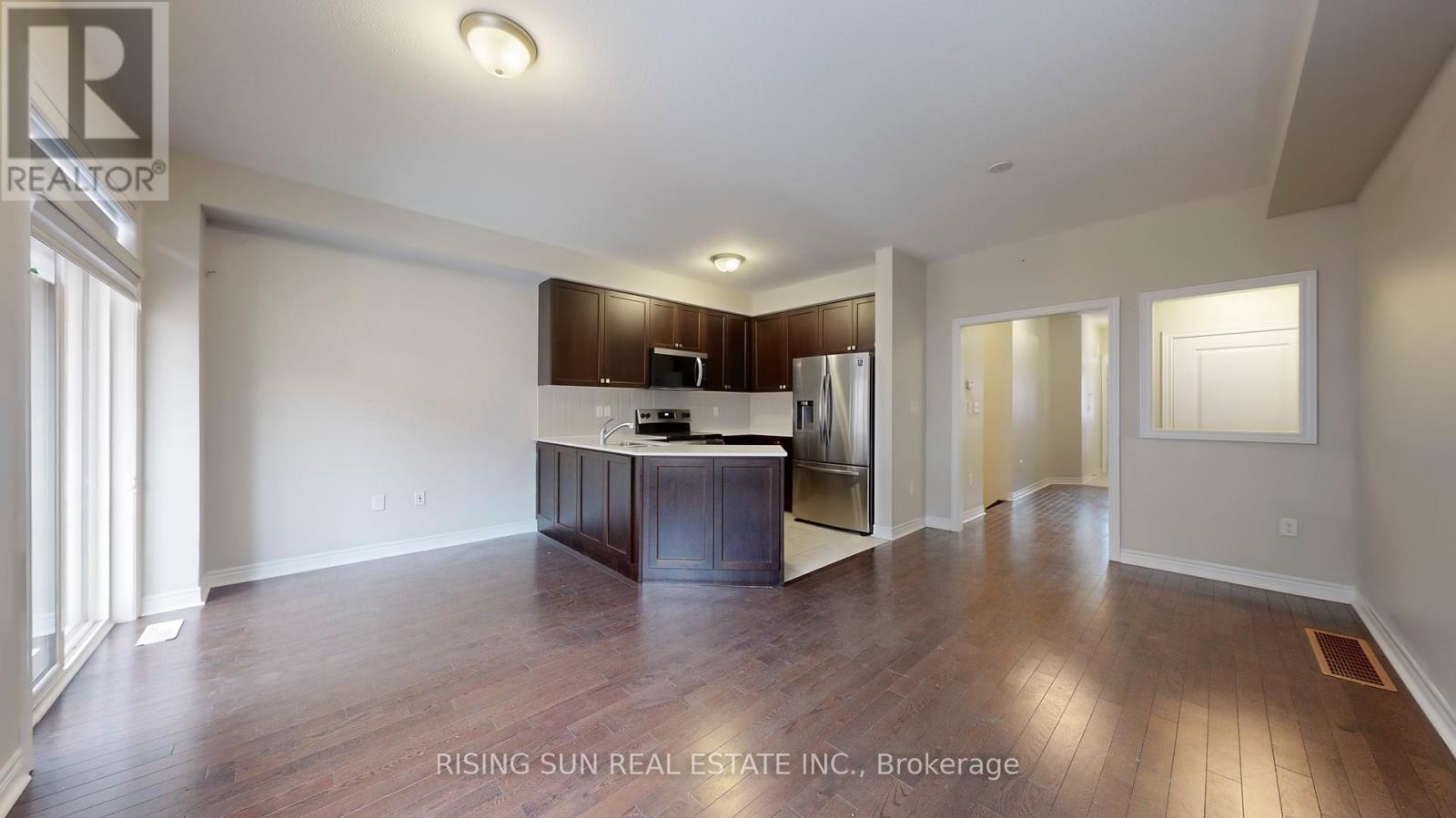 49 Pearman Crescent, Brampton (Northwest Brampton), Ontario  L7A 4Y9 - Photo 8 - W12001760
