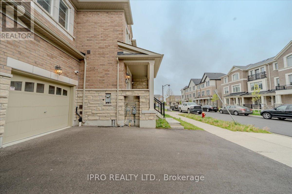 127 Marigold Gardens, Oakville, Ontario  L6H 0Y1 - Photo 30 - W12168044