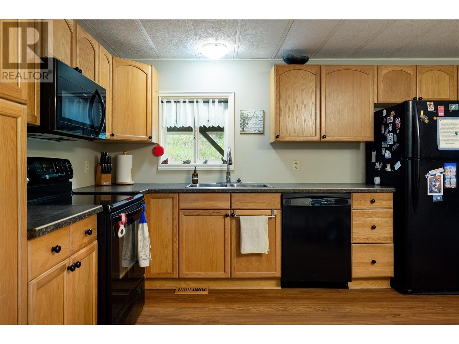 68 Specht Road, Cherryville, BC V0E2G3