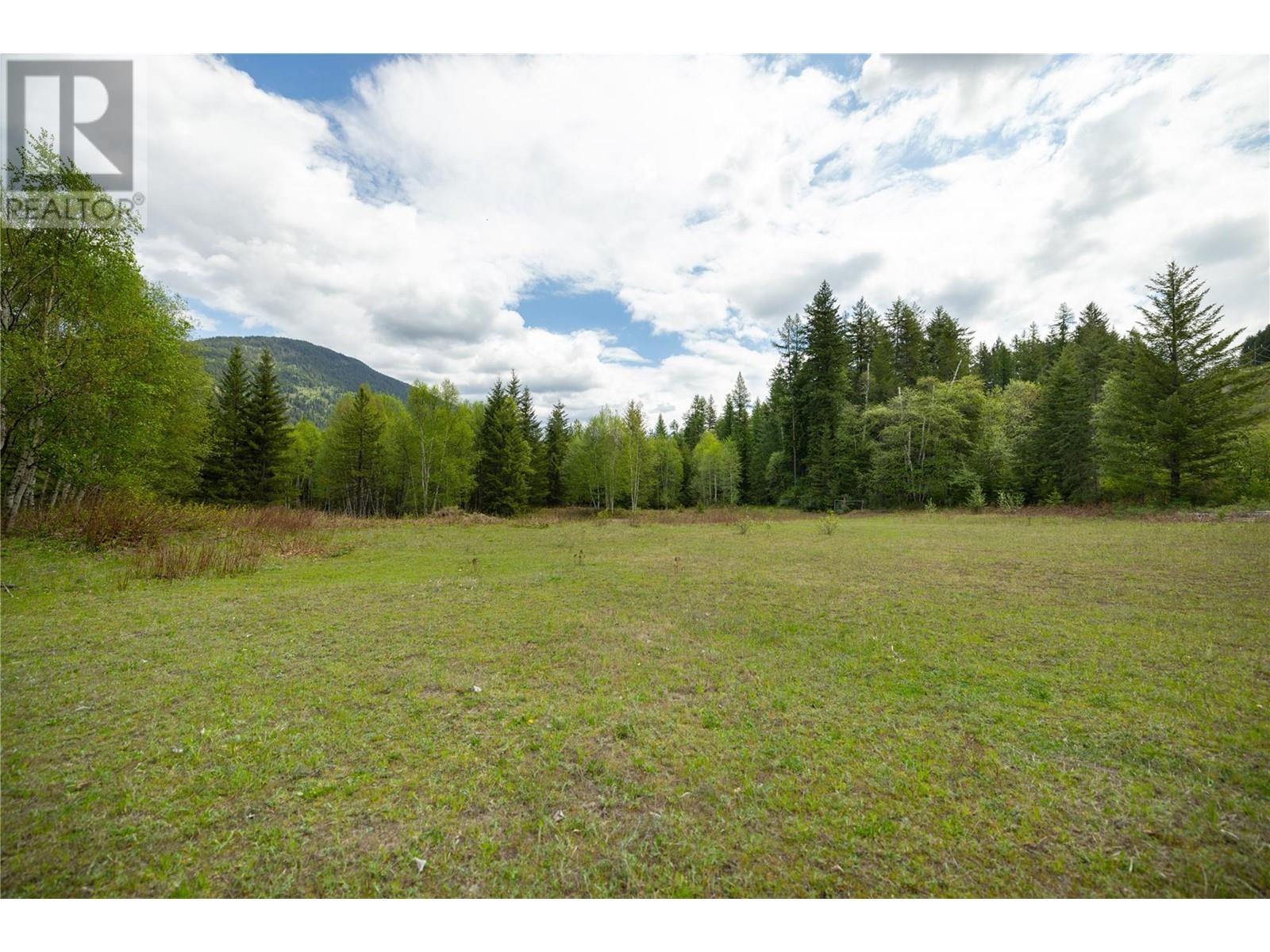 68 Specht Road, Cherryville, BC V0E2G3