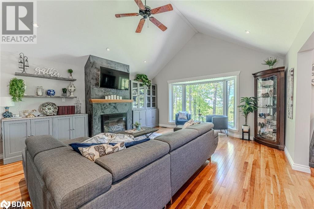 Property at 64 WOODCREST Road image 4