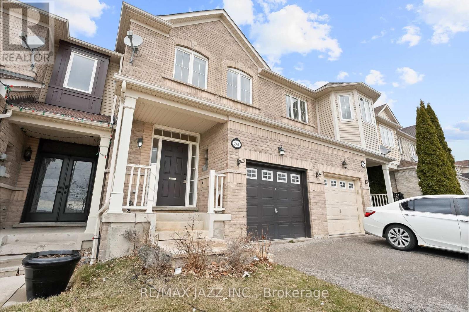 39 Silverwood Circle, Ajax, Ontario  L1Z 0A3 - Photo 3 - E12169224