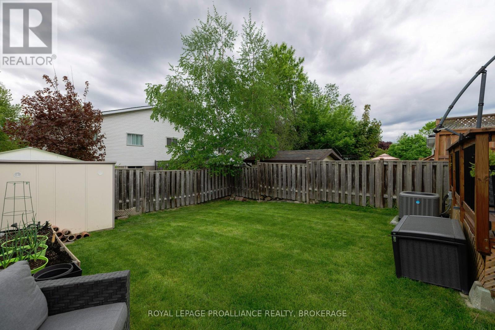 299 Kingsdale Avenue, Kingston (East Gardiners Rd), Ontario  K7M 8H1 - Photo 33 - X12169171