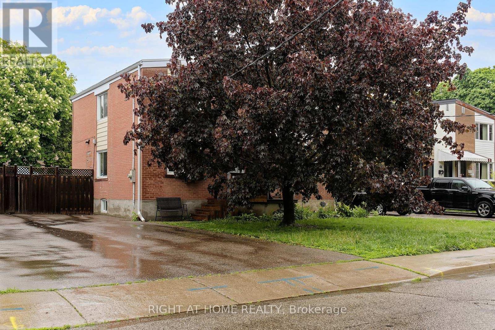48 Van Stassen Boulevard, Toronto (Lambton Baby Point), Ontario  M6S 2N5 - Photo 2 - W12168846