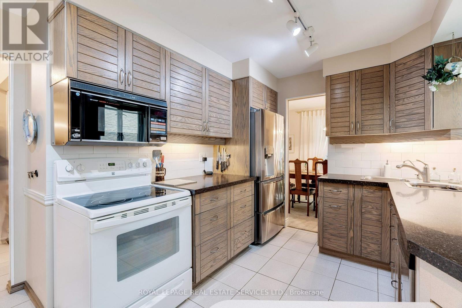 1285 Hart Crescent, Oakville, Ontario  L6H 2M6 - Photo 13 - W12168911