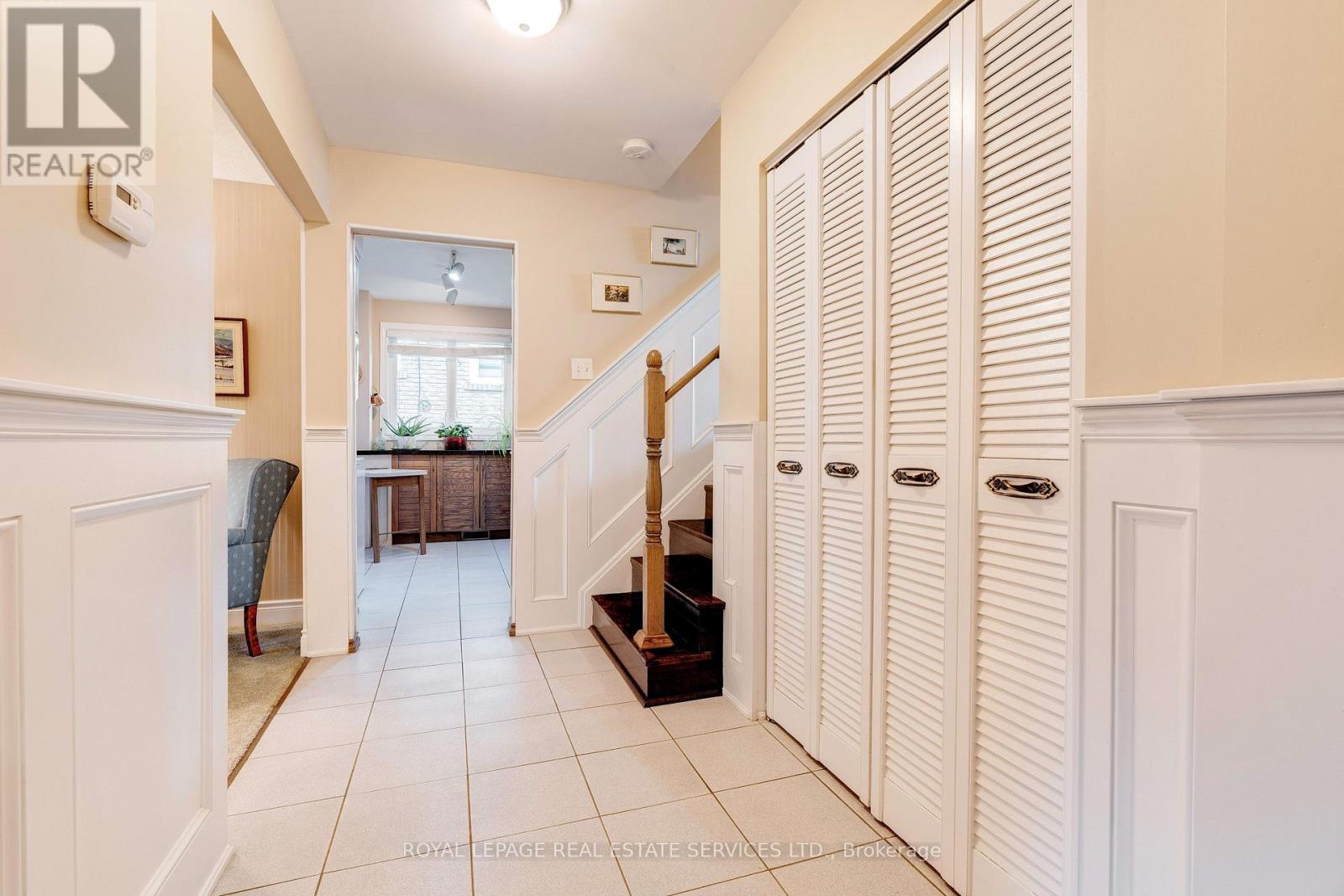 1285 Hart Crescent, Oakville, Ontario  L6H 2M6 - Photo 7 - W12168911