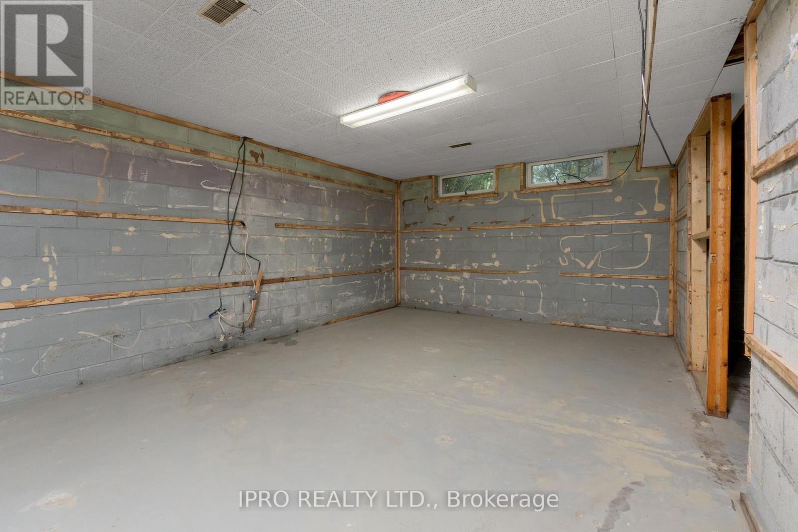 257 Elizabeth Street, Brampton, Ontario  L6Y 1S2 - Photo 37 - W12168917