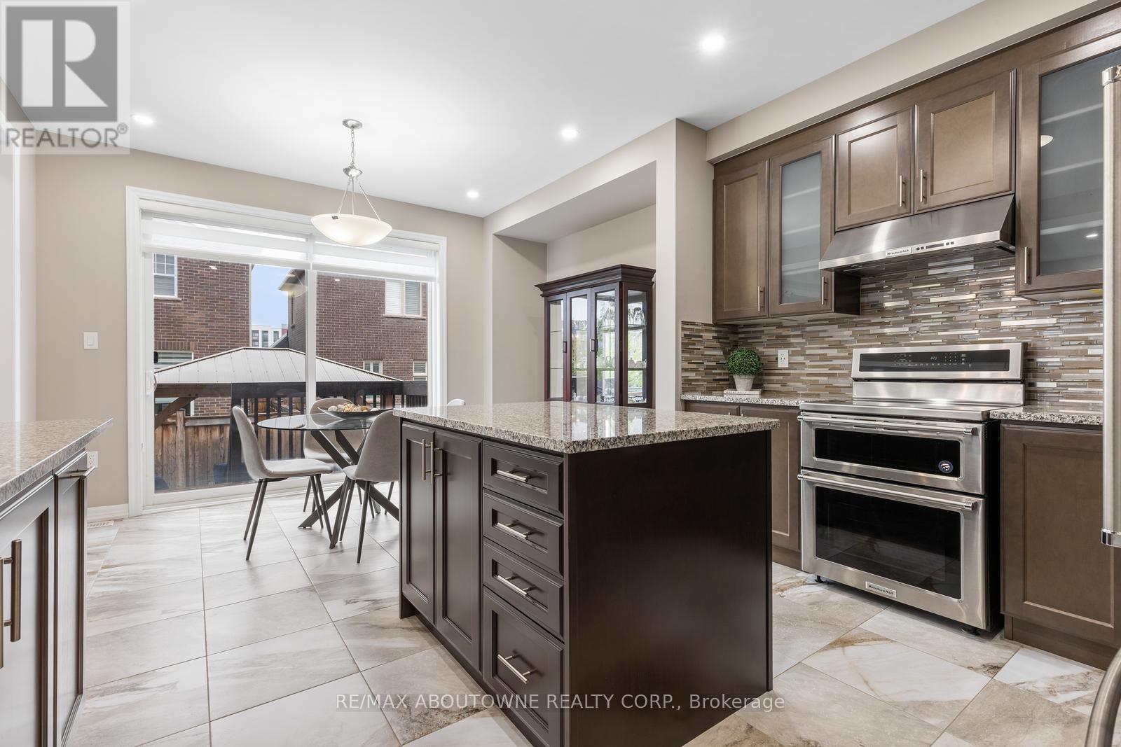 201 North Park Boulevard, Oakville (Go Glenorchy), Ontario  L6M 5K2 - Photo 16 - W12168924