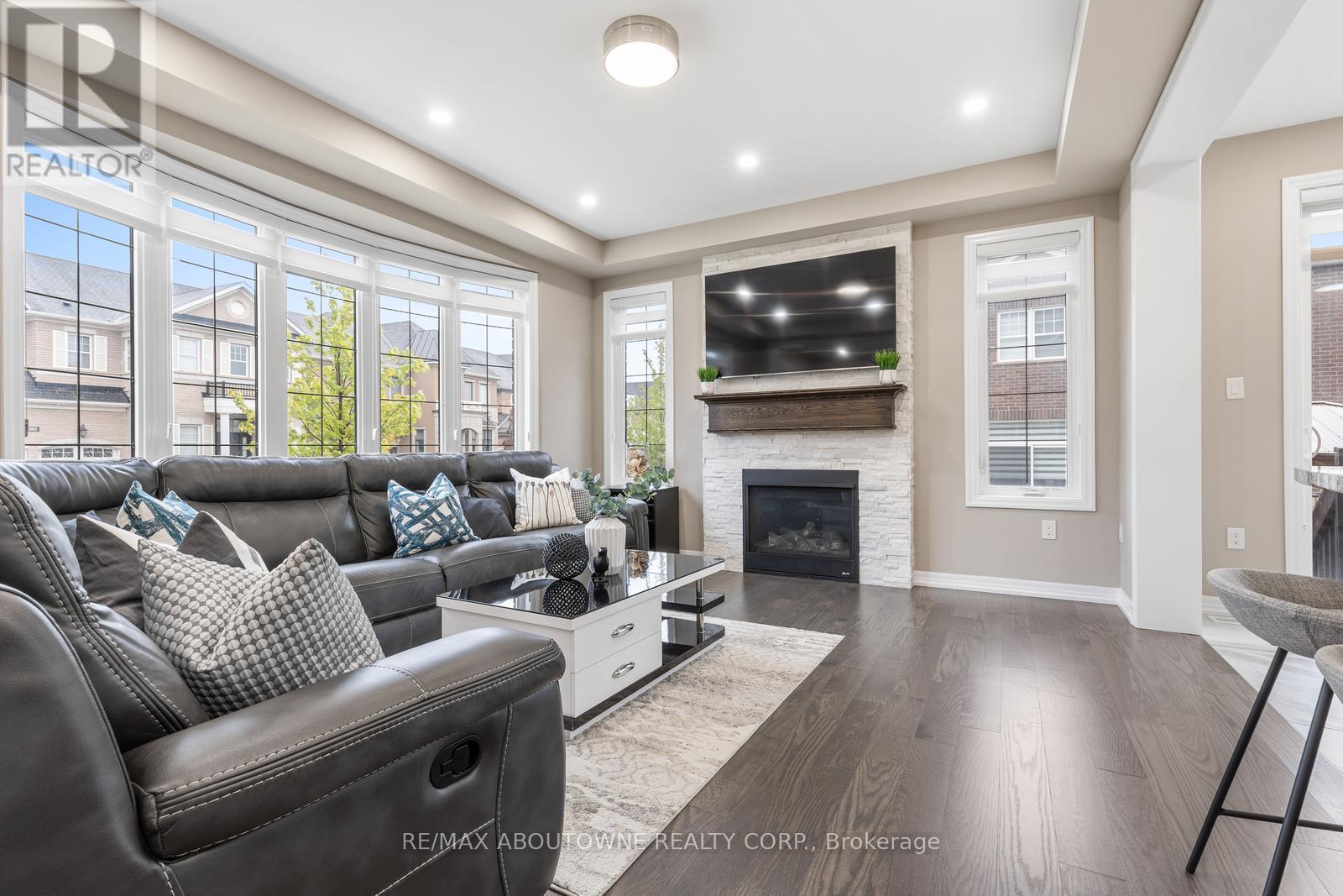201 North Park Boulevard, Oakville, Ontario  L6M 5K2 - Photo 8 - W12168924