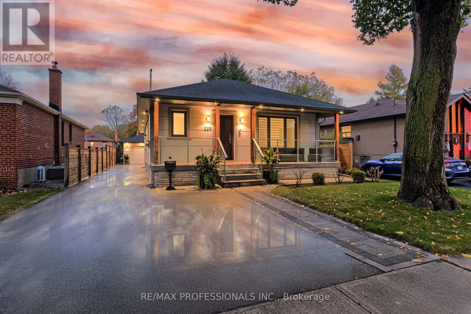 229 SHELDON AVENUE, Toronto, Ontario