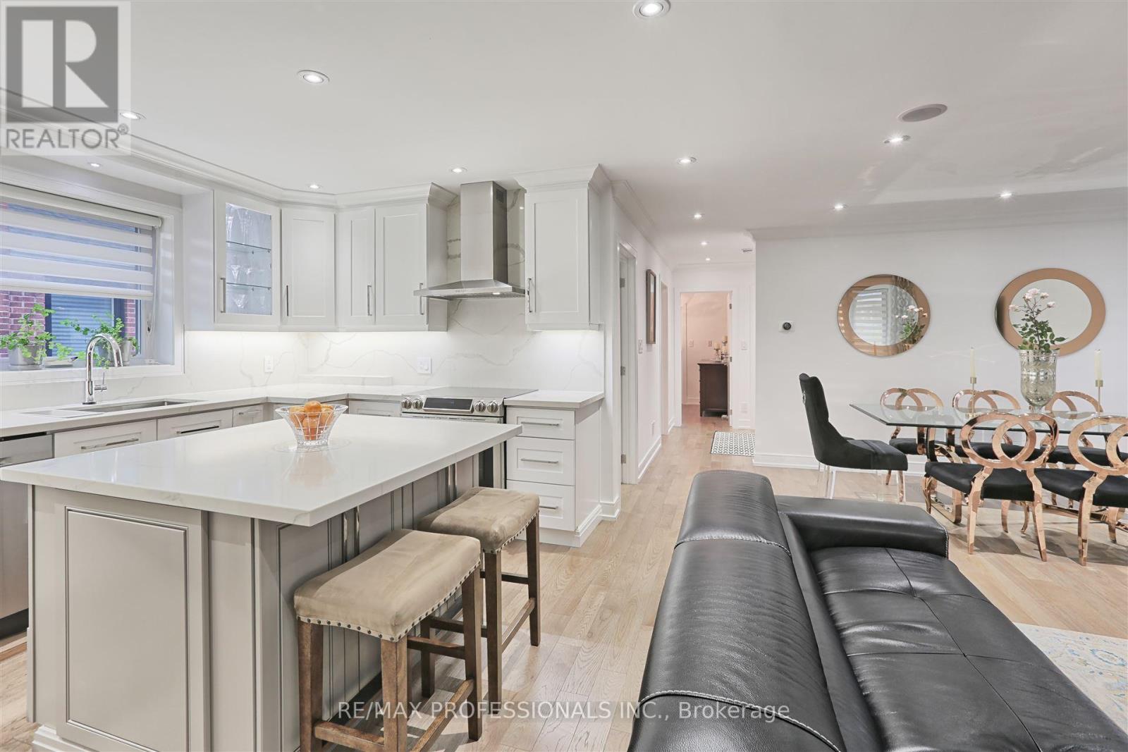 229 Sheldon Avenue, Toronto, Ontario  M8W 4L8 - Photo 23 - W12169003