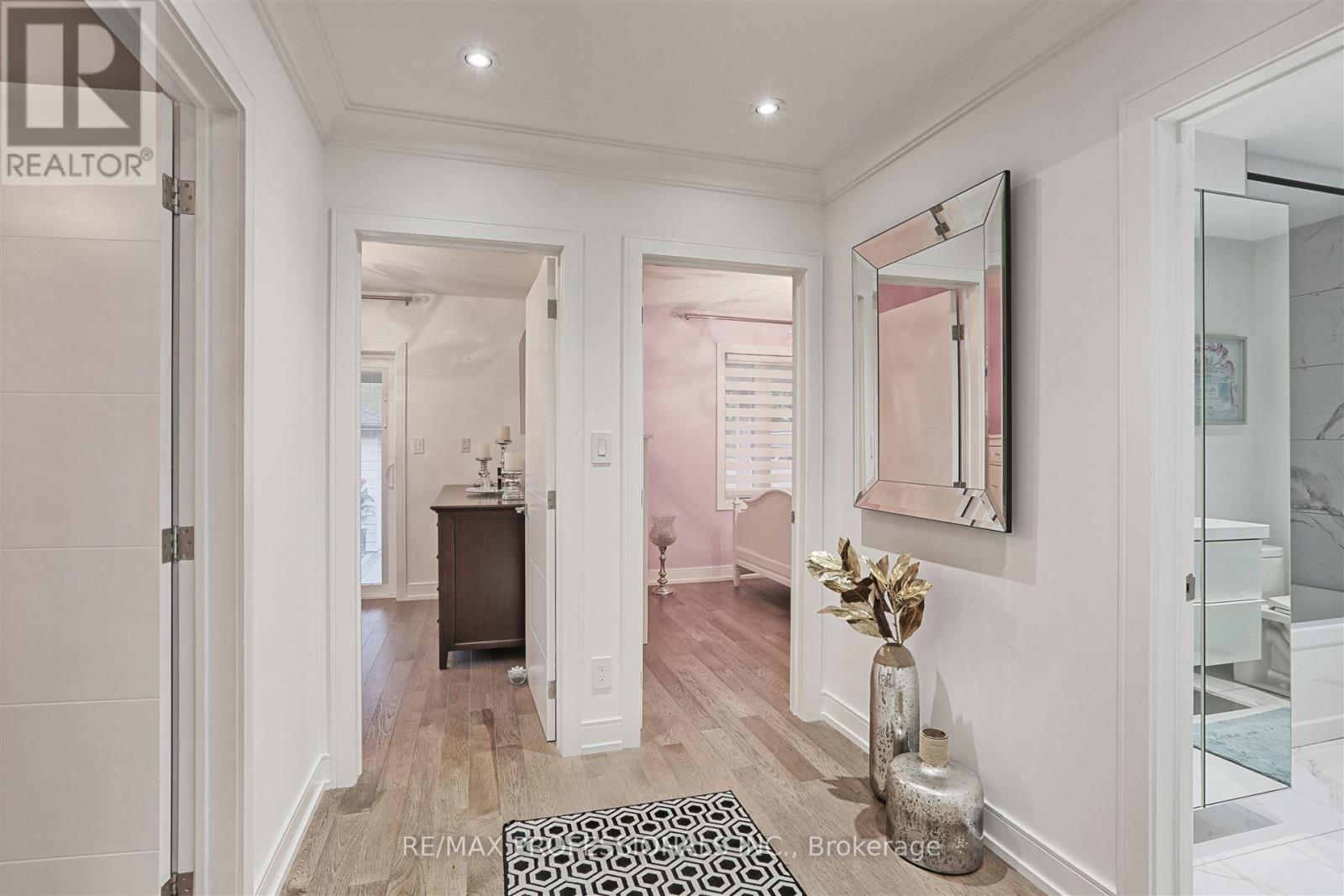 229 Sheldon Avenue, Toronto, Ontario  M8W 4L8 - Photo 24 - W12169003