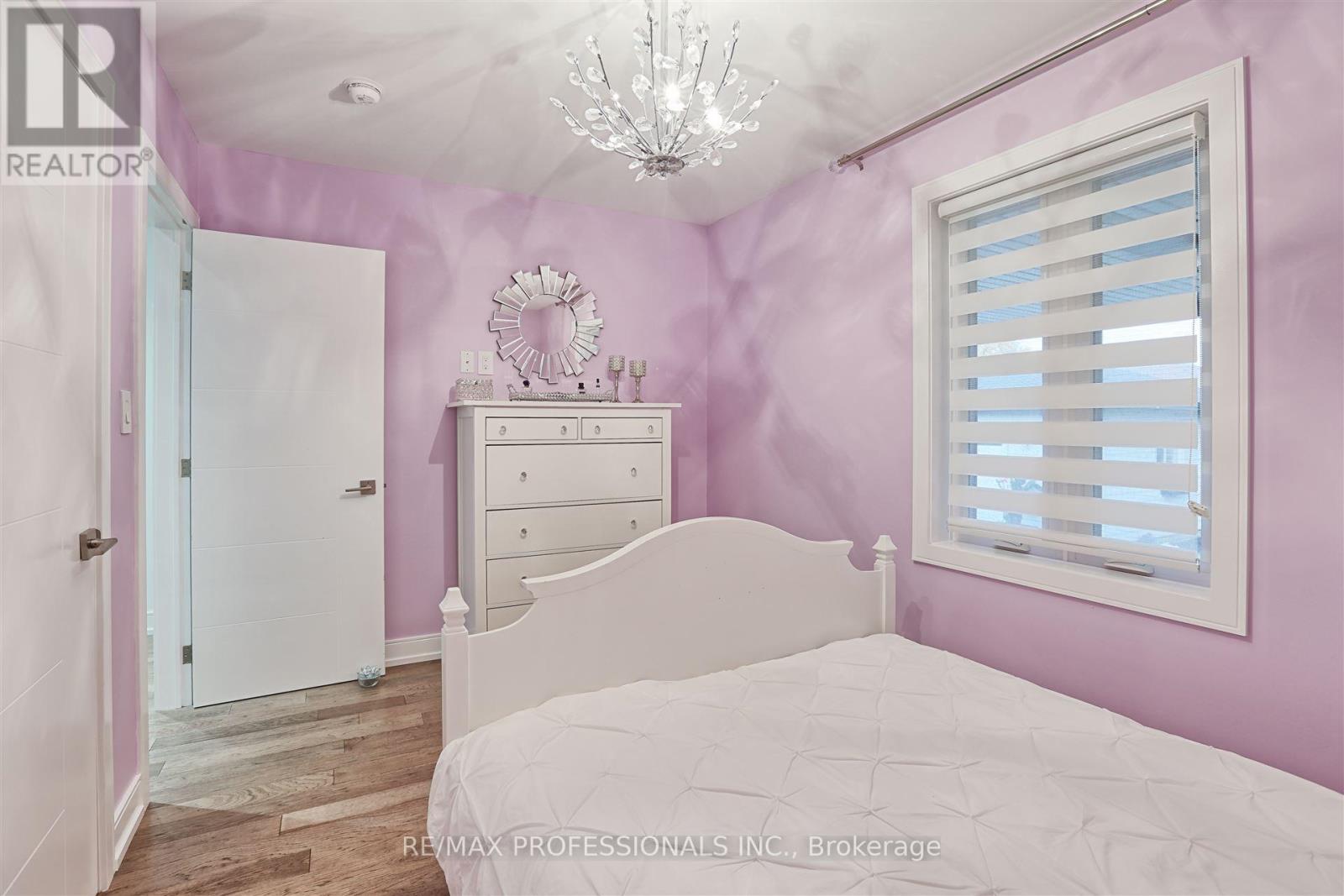 229 Sheldon Avenue, Toronto, Ontario  M8W 4L8 - Photo 29 - W12169003