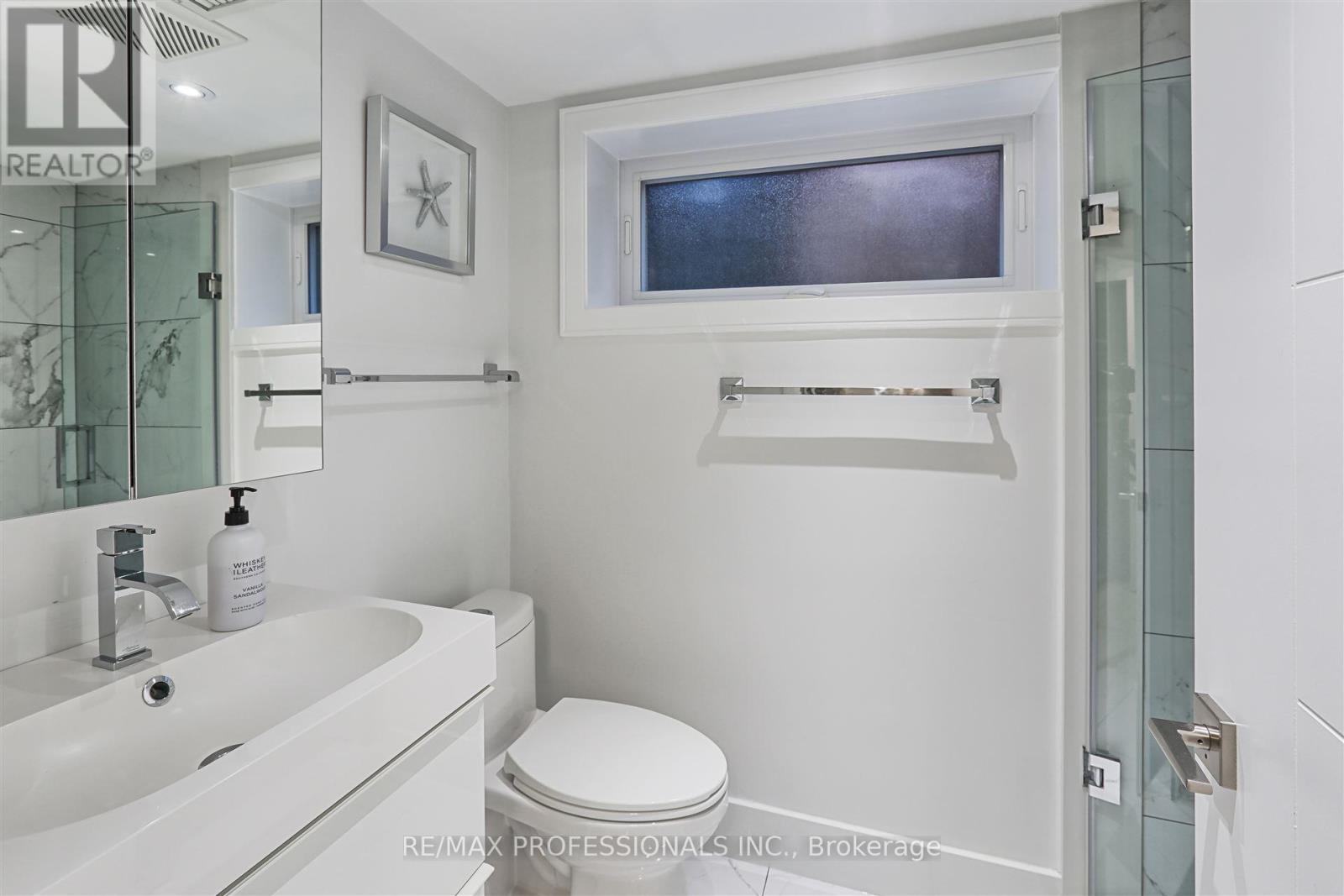 229 Sheldon Avenue, Toronto, Ontario  M8W 4L8 - Photo 37 - W12169003