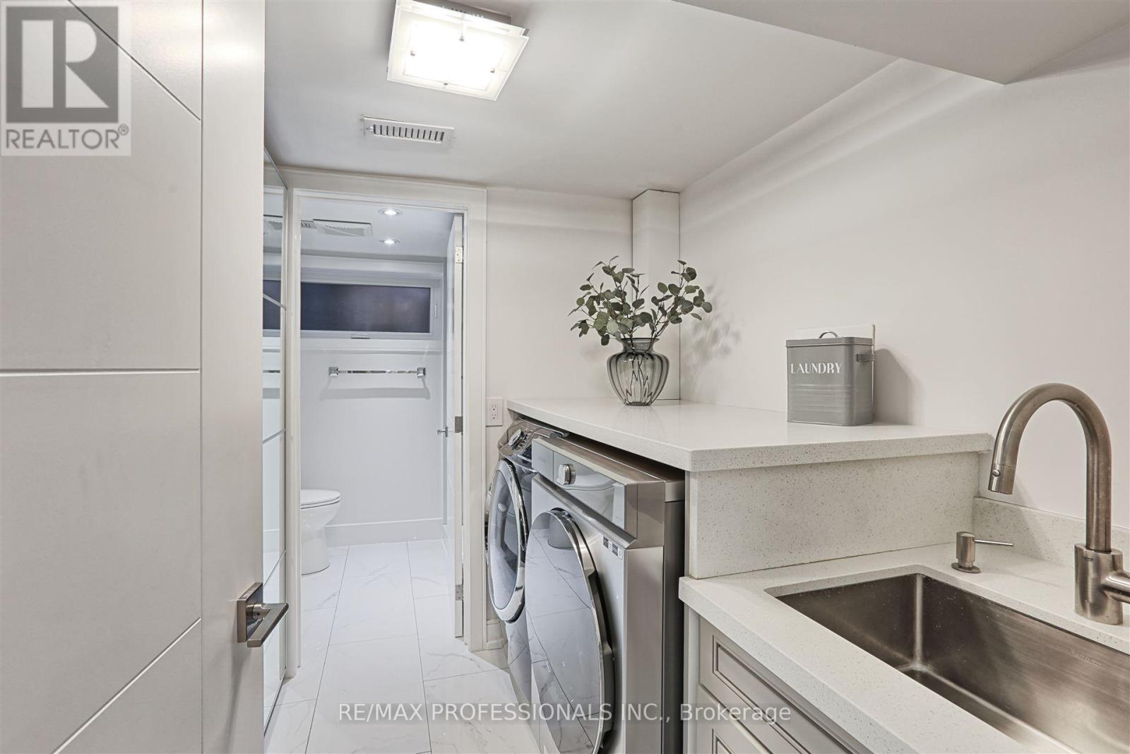 229 Sheldon Avenue, Toronto, Ontario  M8W 4L8 - Photo 38 - W12169003