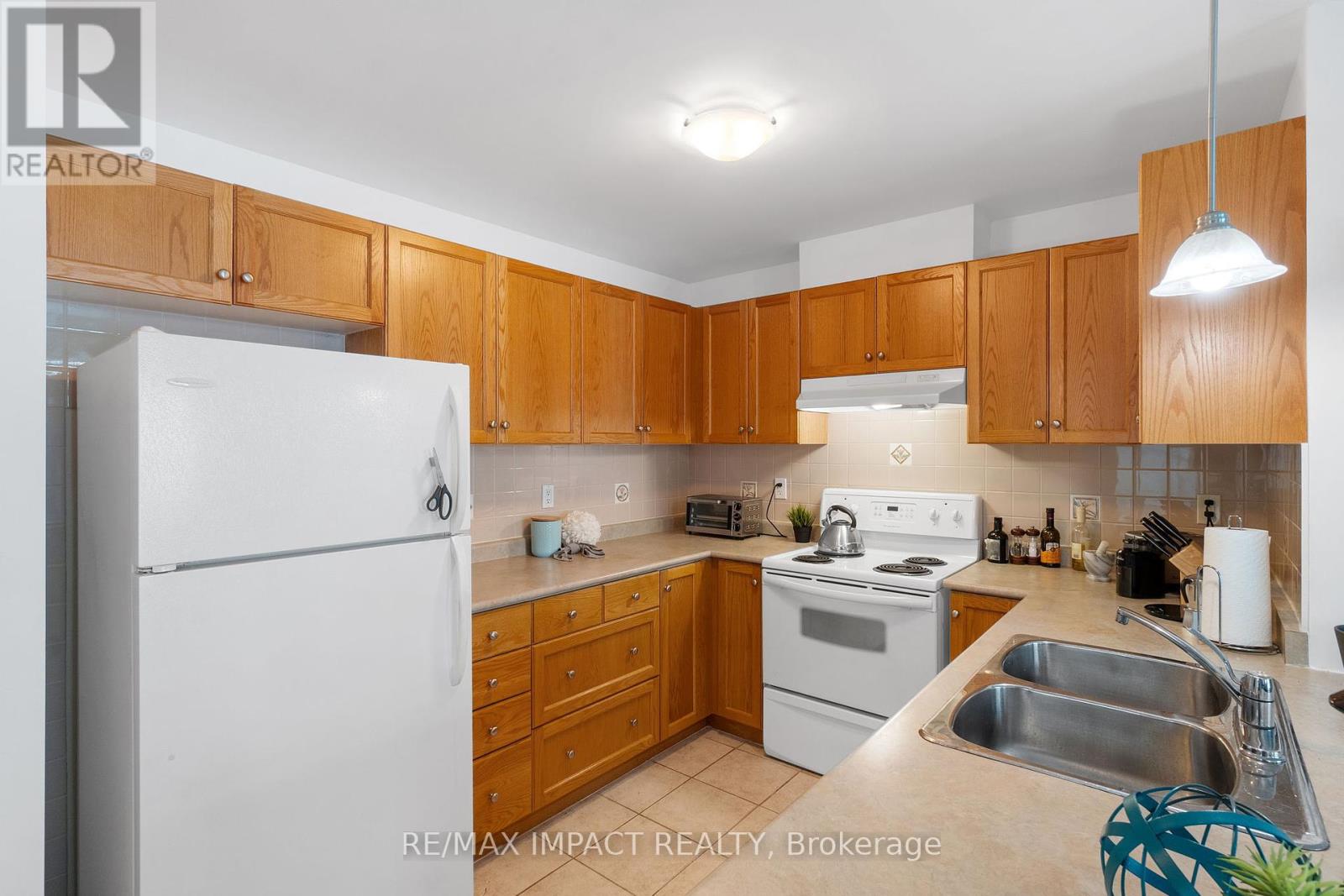 105 - 145 Third Street, Cobourg, Ontario  K9A 5X1 - Photo 11 - X12169241
