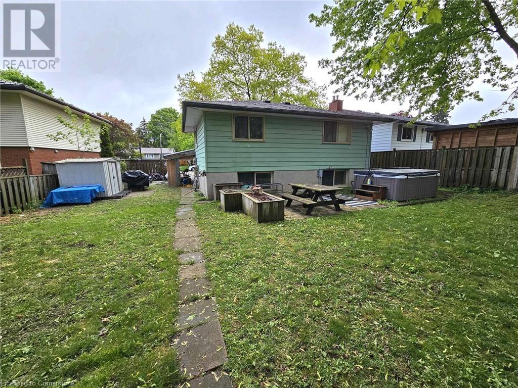 559 Sprucehill Avenue, Waterloo, Ontario  N2L 4V8 - Photo 17 - 40732601