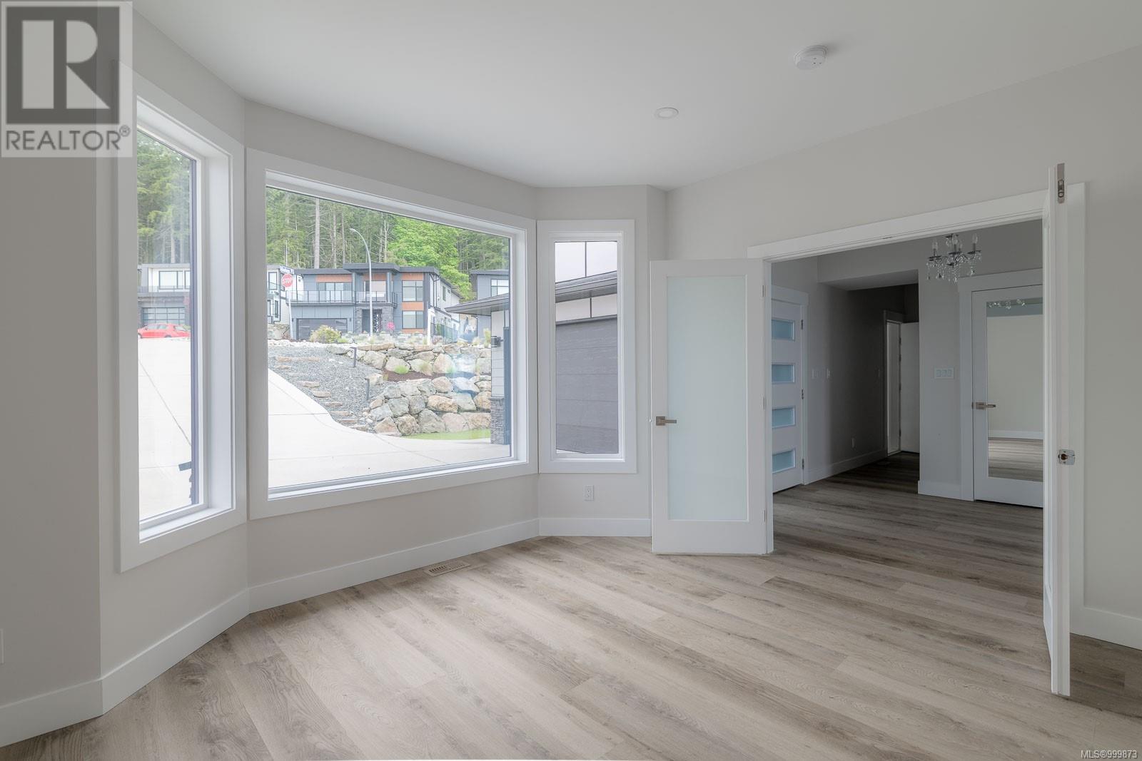 Property at 100 Abalone Pl image 5