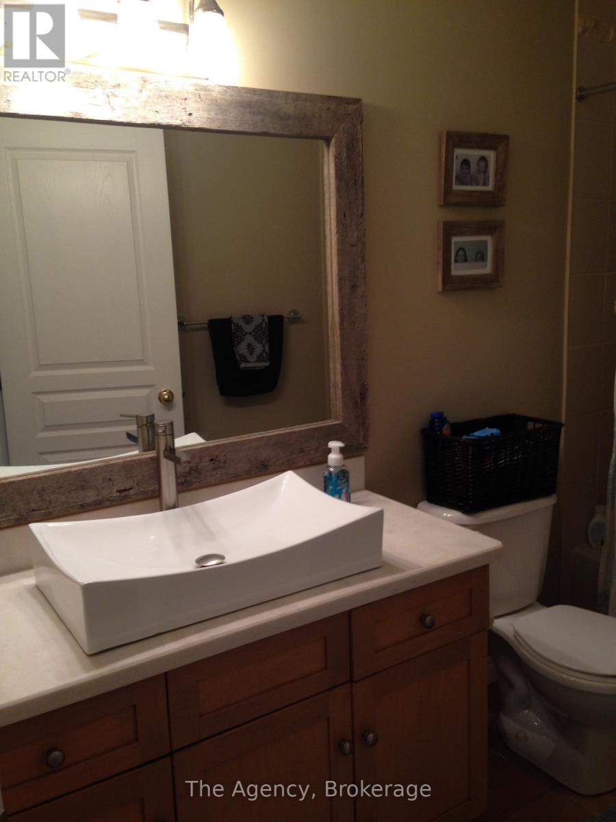 189 Livingston Avenue, Grimsby, Ontario  L3M 5M3 - Photo 10 - X12169153