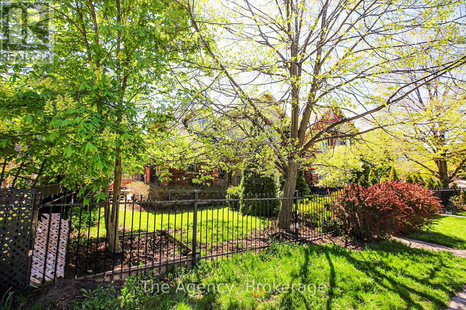 189 Livingston Avenue, Grimsby, Ontario  L3M 5M3 - Photo 13 - X12169153