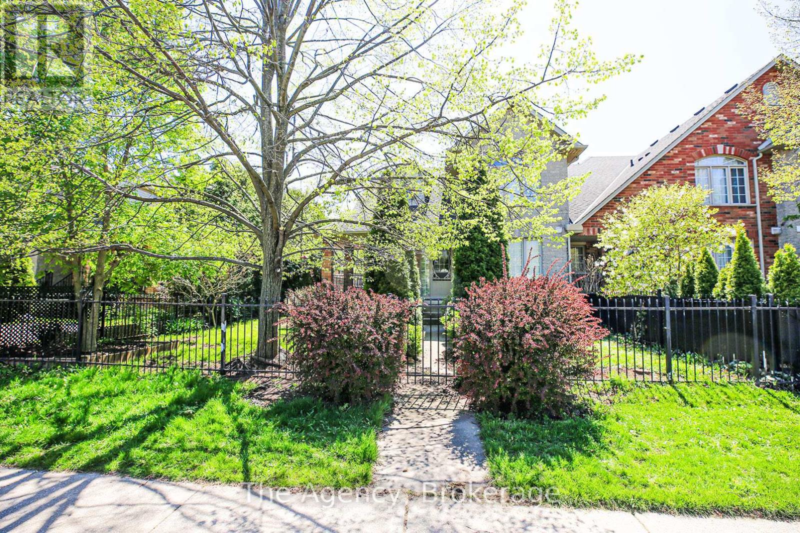 189 Livingston Avenue, Grimsby, Ontario  L3M 5M3 - Photo 17 - X12169153