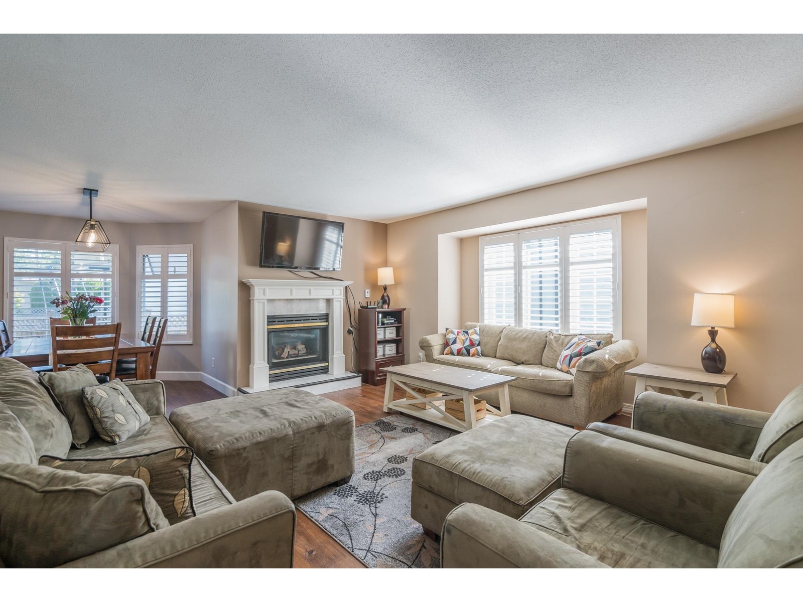 Property at 19240 59A AVENUE image 4