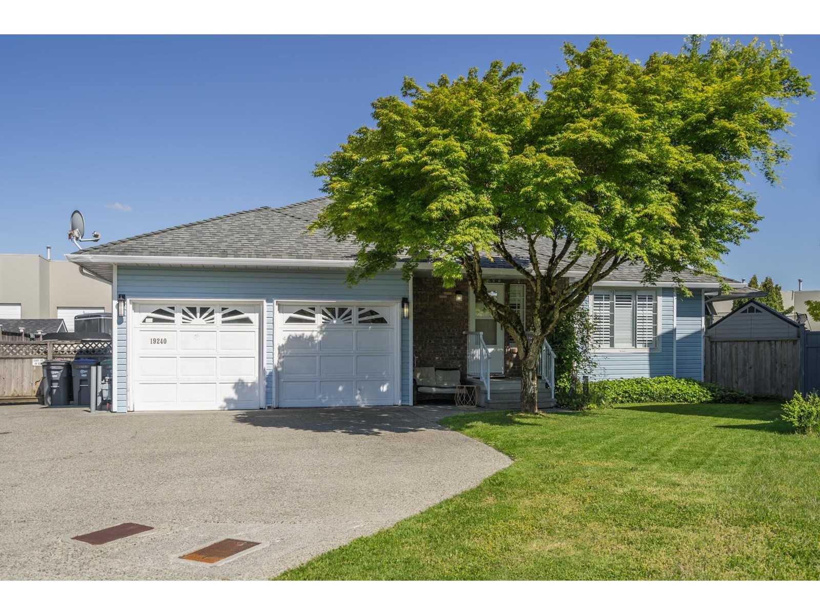 Property at 19240 59A AVENUE image 1