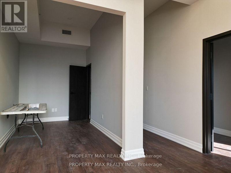 1061 Richmond Street, London East, Ontario  N6A 3J7 - Photo 18 - X12168946