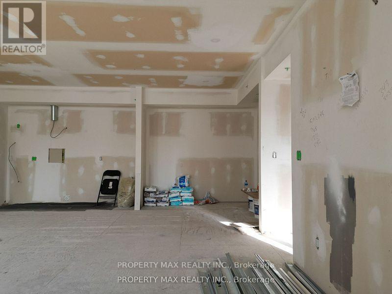 1061 Richmond Street, London East, Ontario  N6A 3J7 - Photo 34 - X12168946