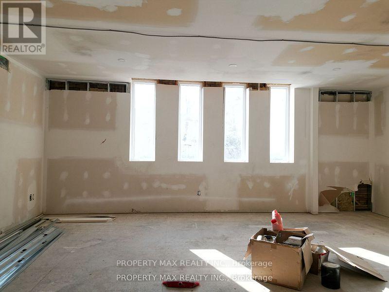1061 Richmond Street, London East, Ontario  N6A 3J7 - Photo 35 - X12168946