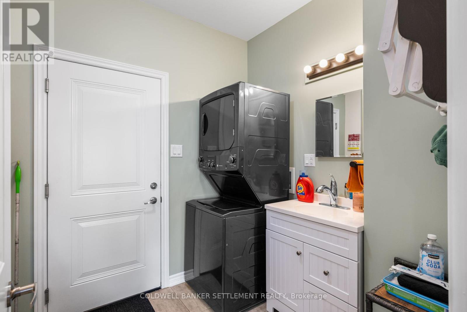 8 Senators Gate Drive, Perth, Ontario  K7H 0B5 - Photo 27 - X12169255