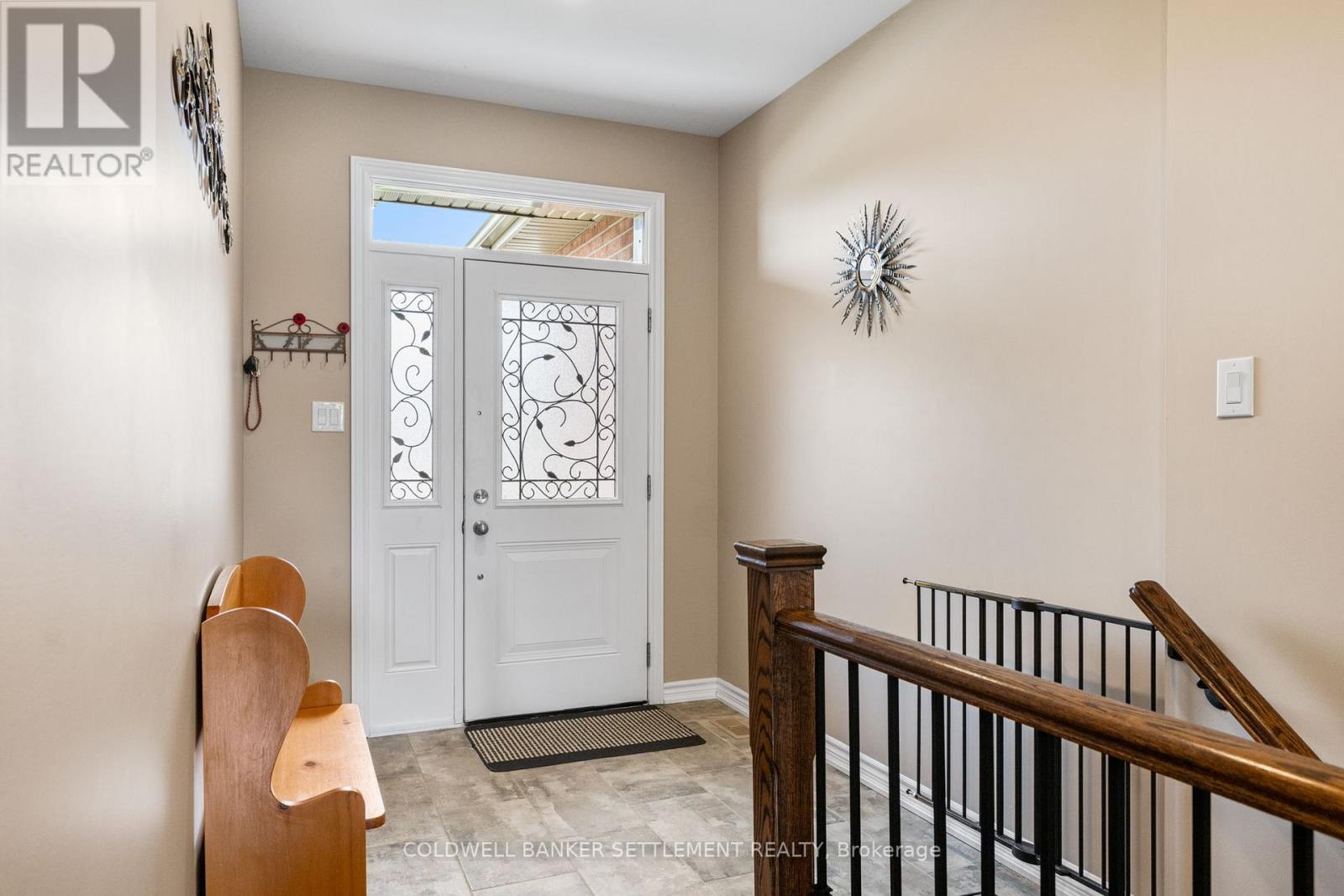 8 Senators Gate Drive, Perth, Ontario  K7H 0B5 - Photo 5 - X12169255