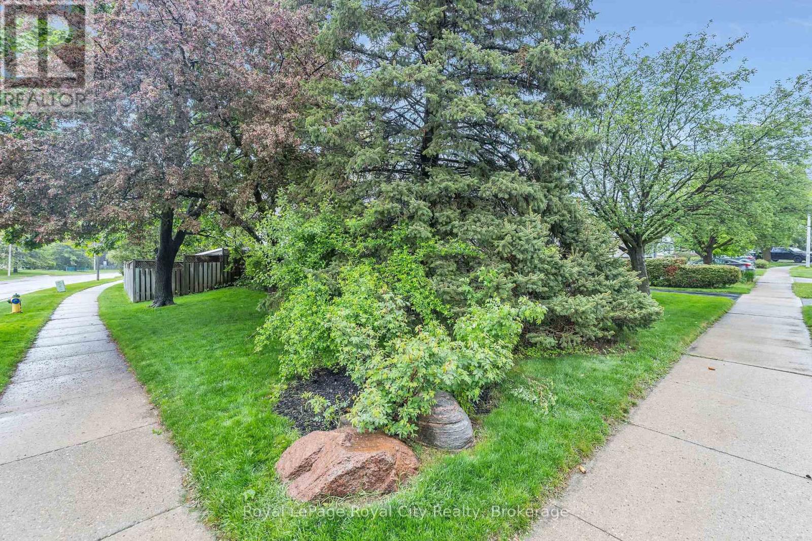 396 West Acres Drive, Guelph, Ontario  N1H 7C2 - Photo 32 - X12169218