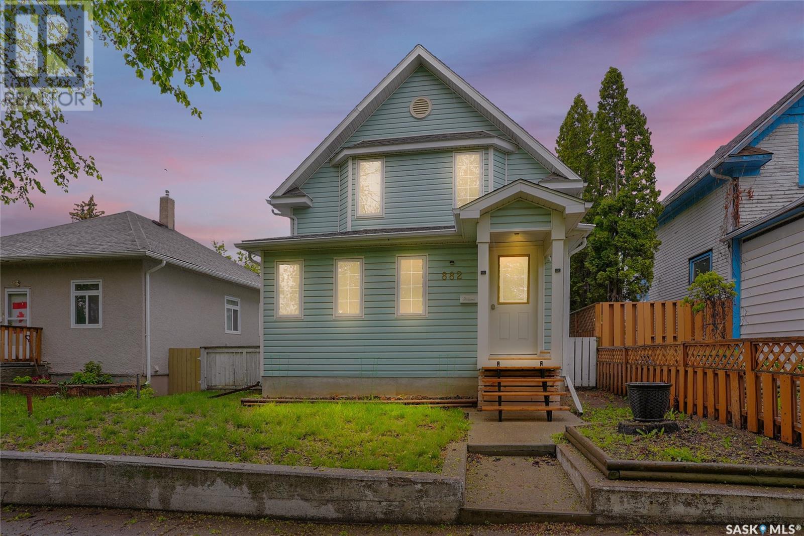 Property at 882 Connaught AVENUE image 1