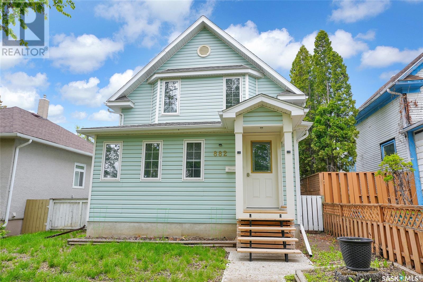 Property at 882 Connaught AVENUE image 3
