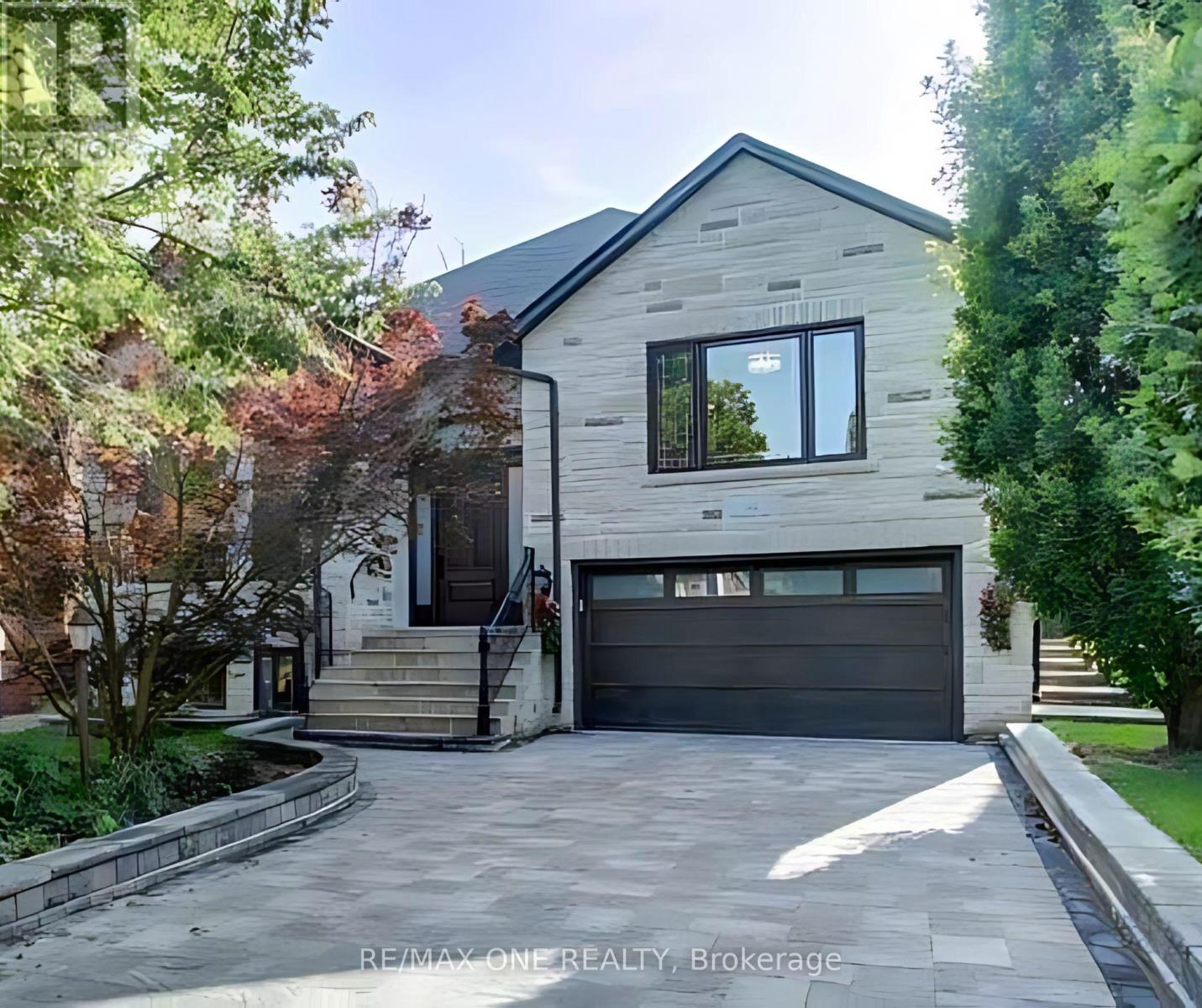 55 SISMAN AVENUE, Aurora, Ontario