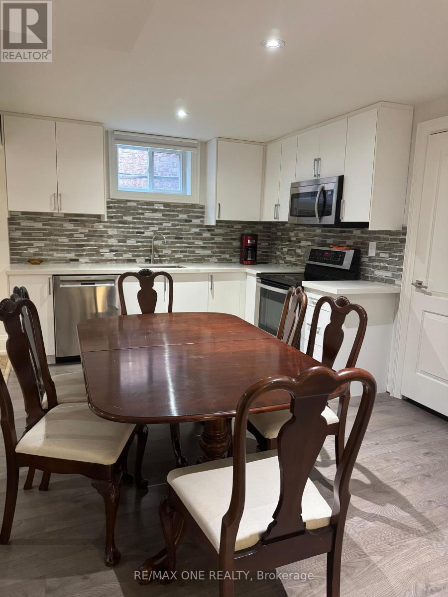 55 Sisman Avenue, Aurora, Ontario  L4G 6S2 - Photo 4 - N12159900