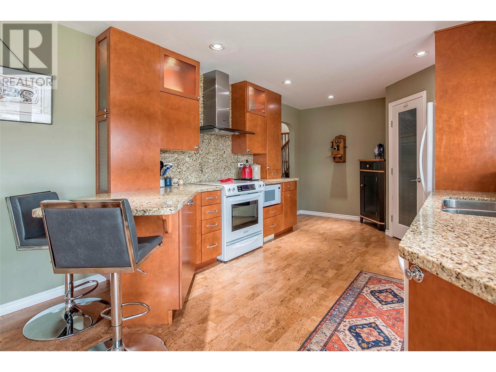 186 Stepping Stones Crescent, Spallumcheen, British Columbia  V1H 1X2 - Photo 23 - 10348872