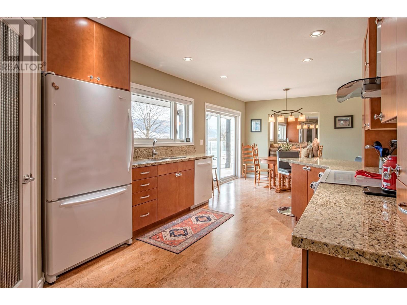 186 Stepping Stones Crescent, Spallumcheen, British Columbia  V1H 1X2 - Photo 25 - 10348872