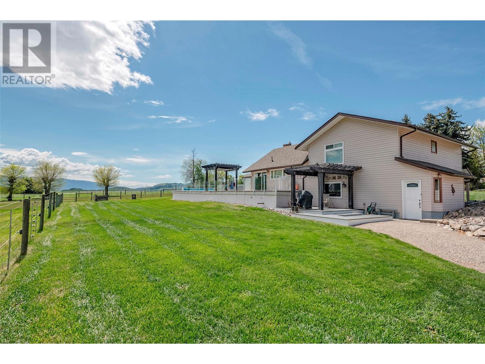 186 Stepping Stones Crescent, Spallumcheen, BC V1H1X2